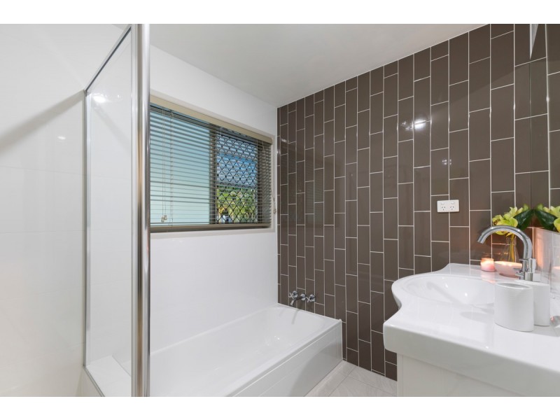206 Plantain Road, Shailer Park QLD 4128