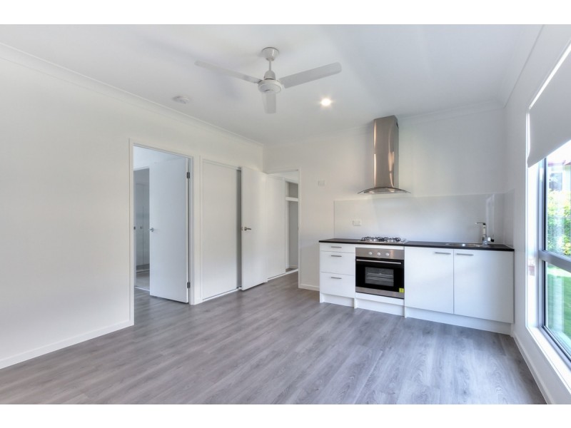 2/4 Skyline Drive, Kingston QLD 4114
