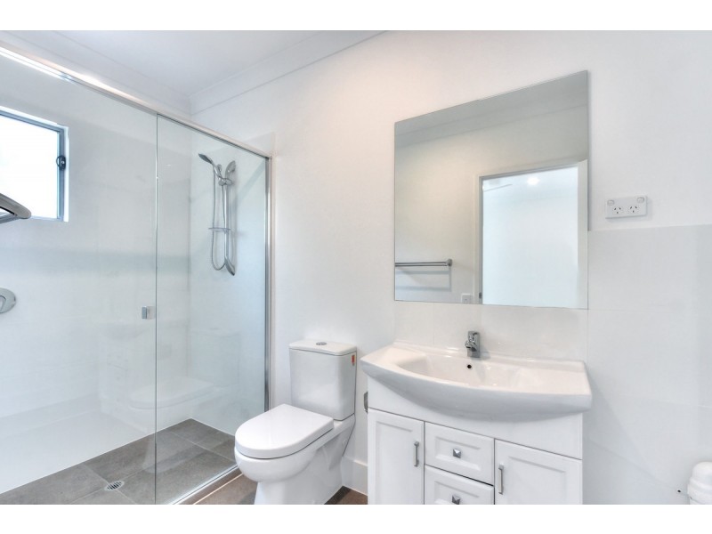 2/4 Skyline Drive, Kingston QLD 4114