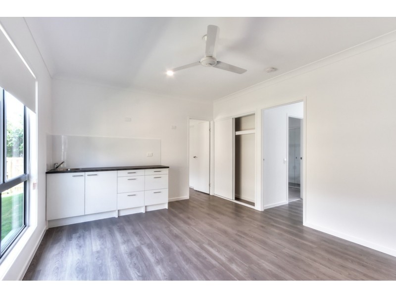 2/4 Skyline Drive, Kingston QLD 4114
