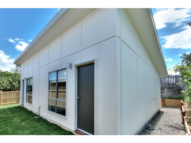 2/4 Skyline Drive, Kingston QLD 4114