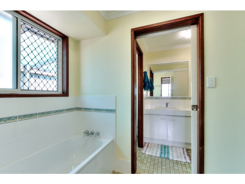 41 Ellendale Crescent, Daisy Hill QLD 4127