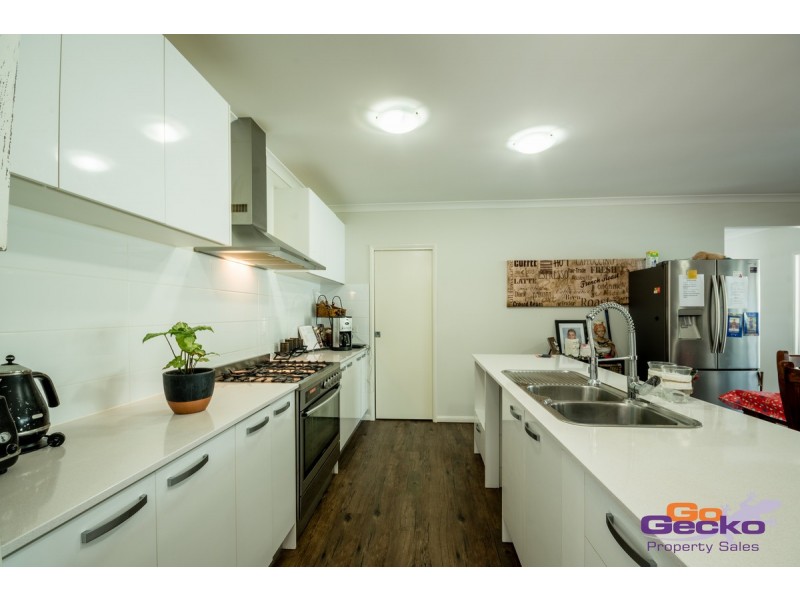 35 Chilton Drive, Deebing Heights QLD 4306