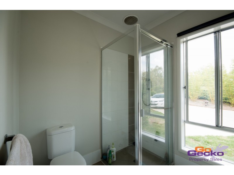 35 Chilton Drive, Deebing Heights QLD 4306