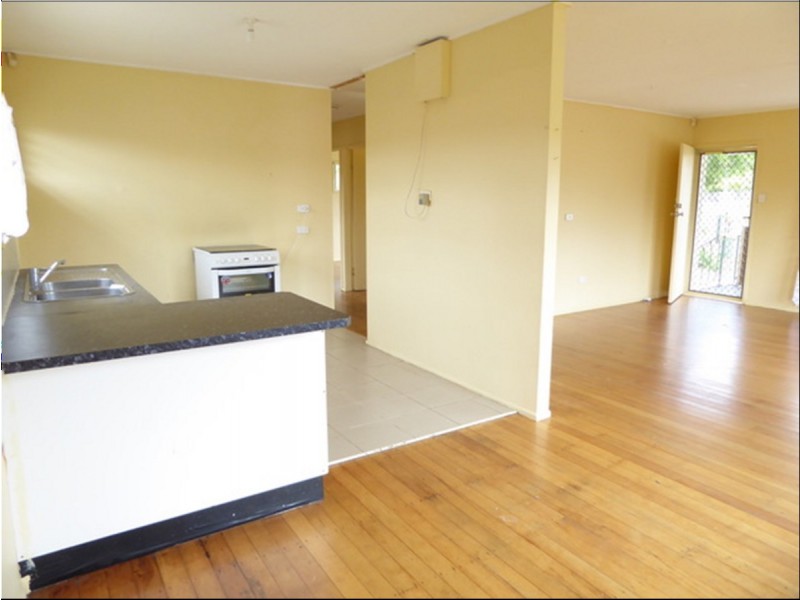 33 Defiance Road, Woodridge QLD 4114