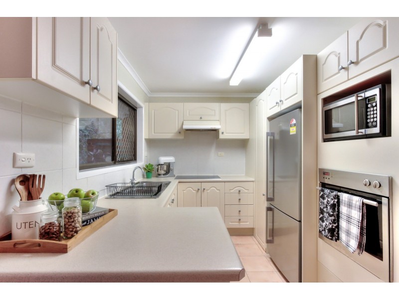 6 Adale Court, Daisy Hill QLD 4127