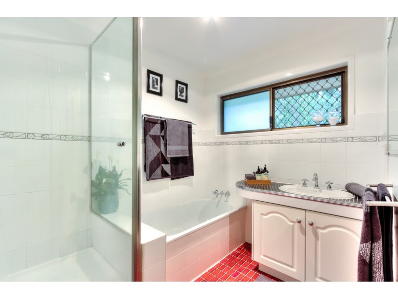 6 Adale Court, Daisy Hill QLD 4127