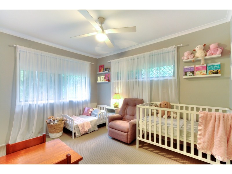 6 Adale Court, Daisy Hill QLD 4127