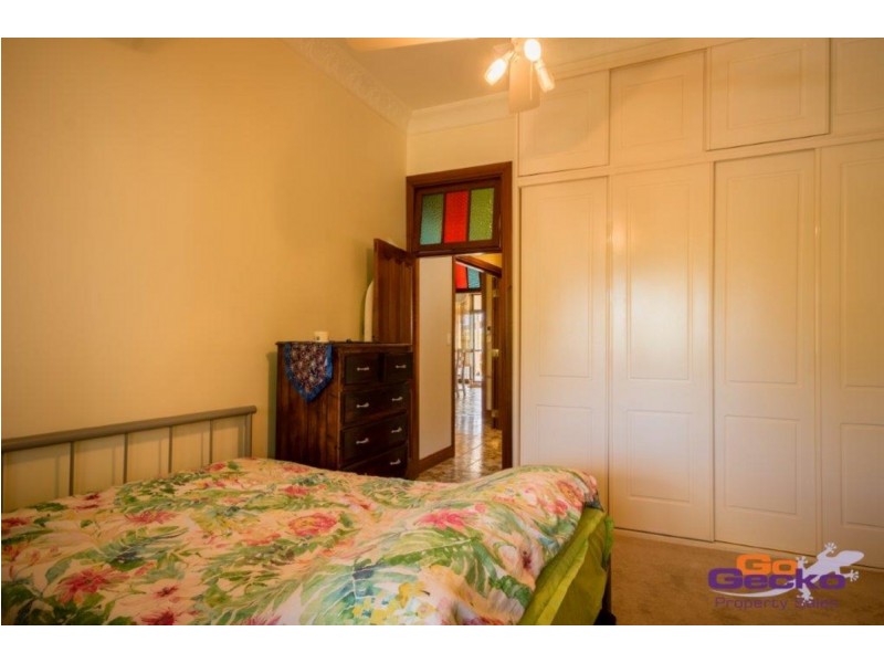 5 Quarry Street, Ipswich QLD 4305