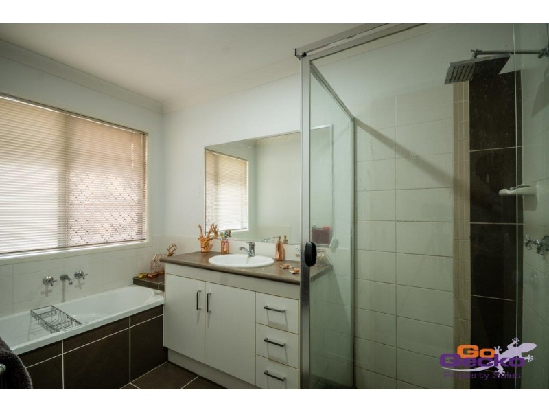 8 Karen Court, Redbank Plains QLD 4301