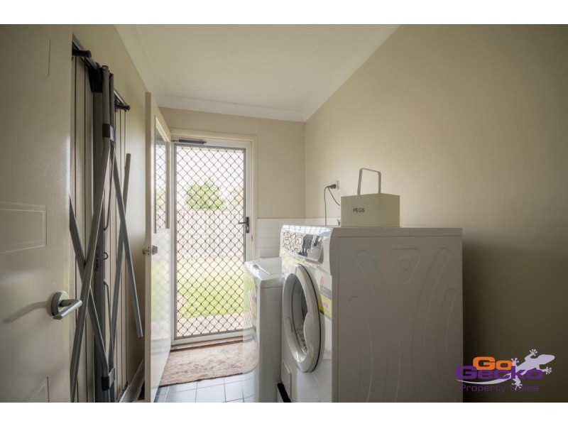 256 Alawoona Street, Redbank Plains QLD 4301