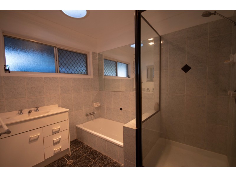 15 Melinda Street, Camira QLD 4300