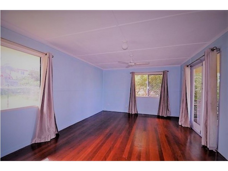 1/4 Skyline Drive, Kingston QLD 4114