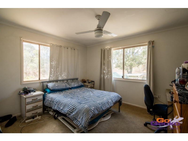 21 Joseph, Dinmore QLD 4303