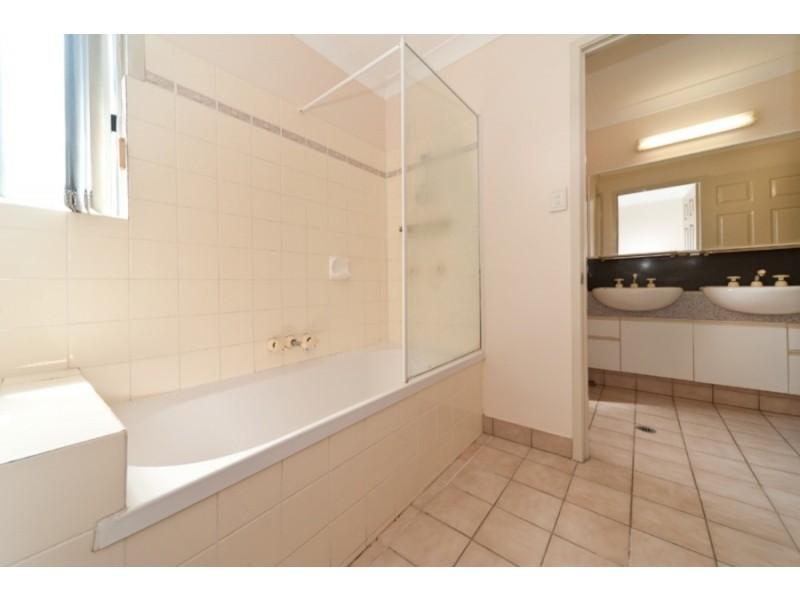 2/35 Lani Street, Wishart QLD 4122