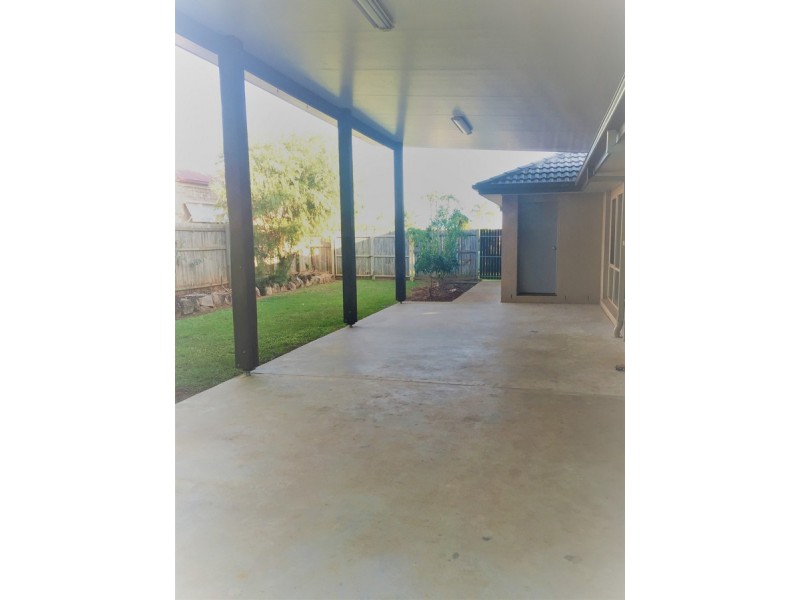 2 Karinya Court, Redland Bay QLD 4165