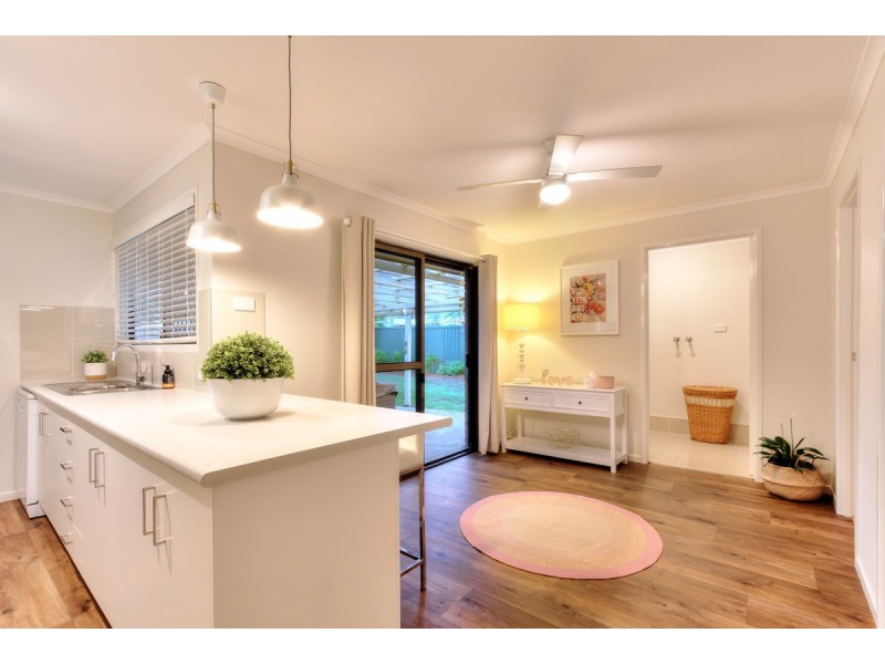 12 Yorkshire Crescent, Mount Warren Park QLD 4207