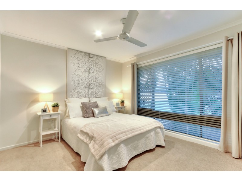 12 Yorkshire Crescent, Mount Warren Park QLD 4207