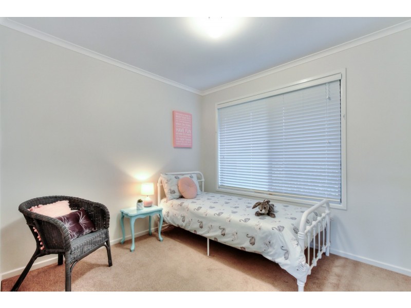 12 Yorkshire Crescent, Mount Warren Park QLD 4207