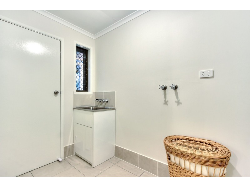 12 Yorkshire Crescent, Mount Warren Park QLD 4207