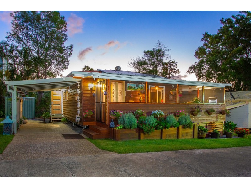 4 Woodlands Drive, Stapylton QLD 4207