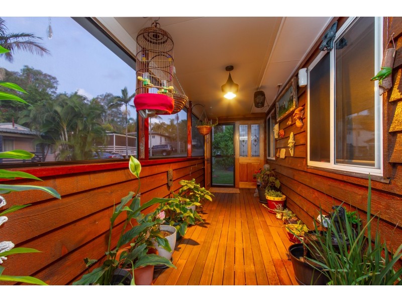 4 Woodlands Drive, Stapylton QLD 4207