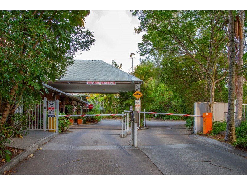 4 Woodlands Drive, Stapylton QLD 4207