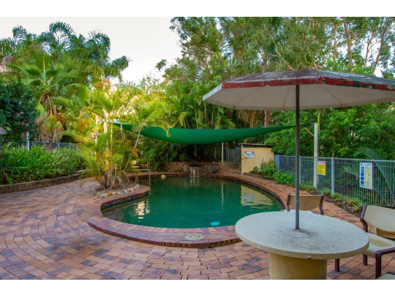 4 Woodlands Drive, Stapylton QLD 4207