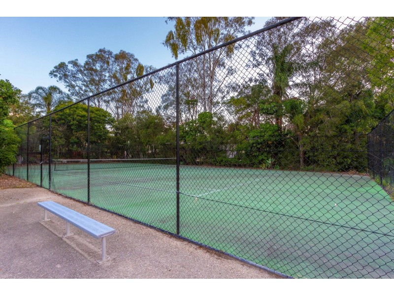 4 Woodlands Drive, Stapylton QLD 4207