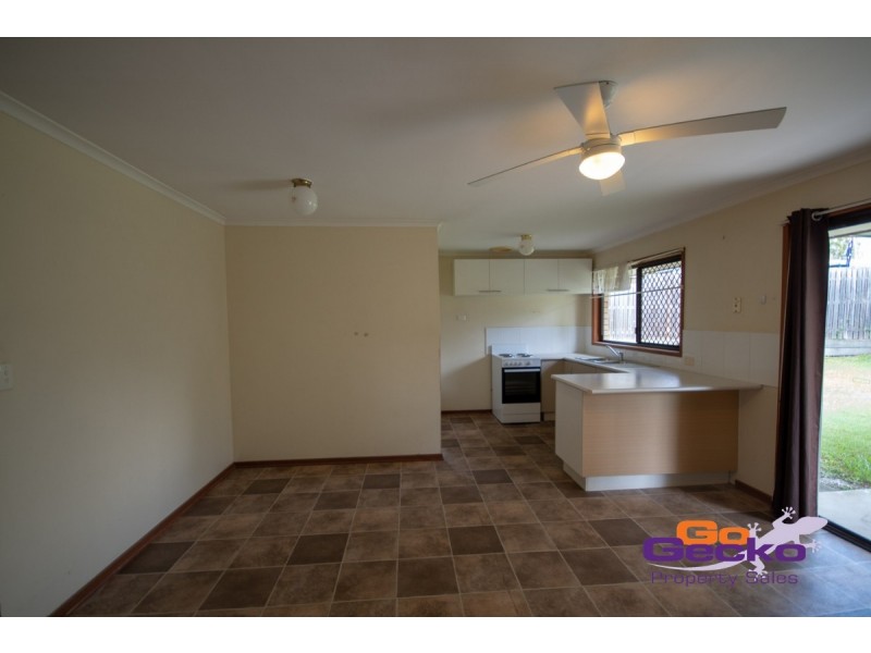 8 Regency Drive, Regents Park QLD 4118