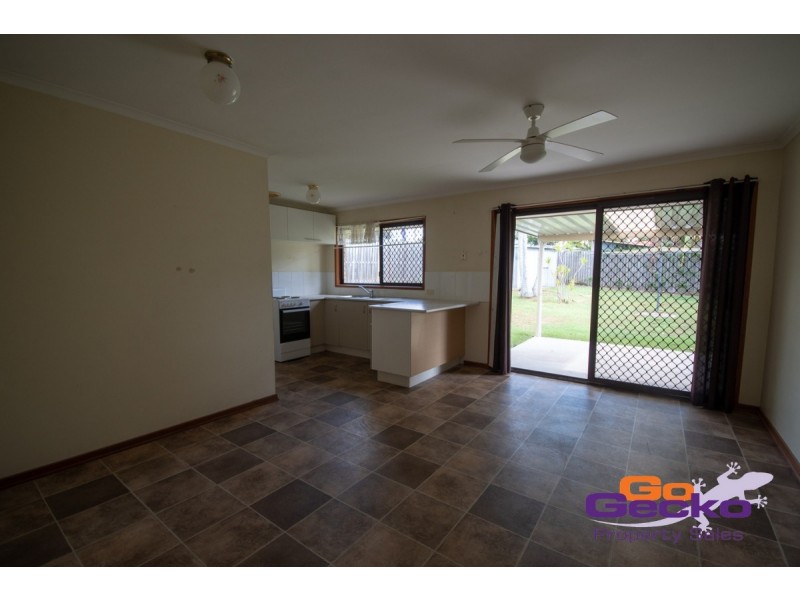 8 Regency Drive, Regents Park QLD 4118