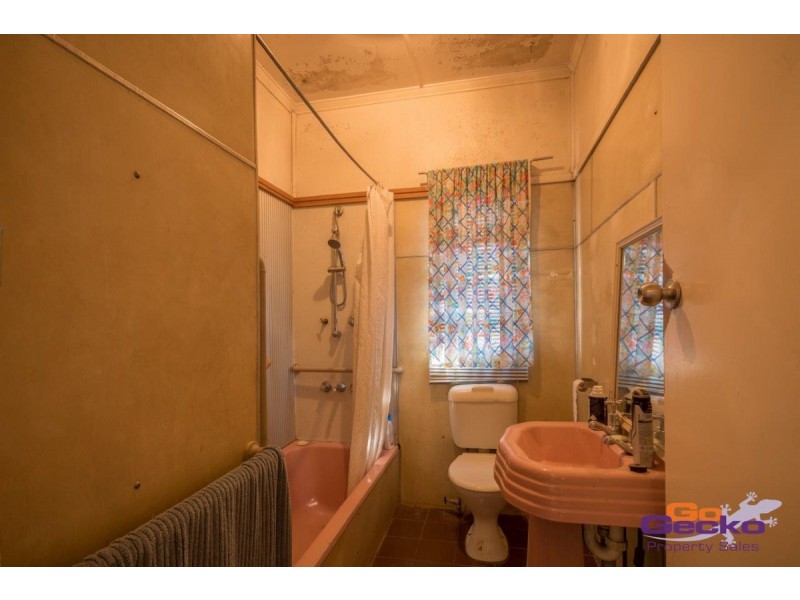 57 Brisbane Road, Riverview QLD 4303