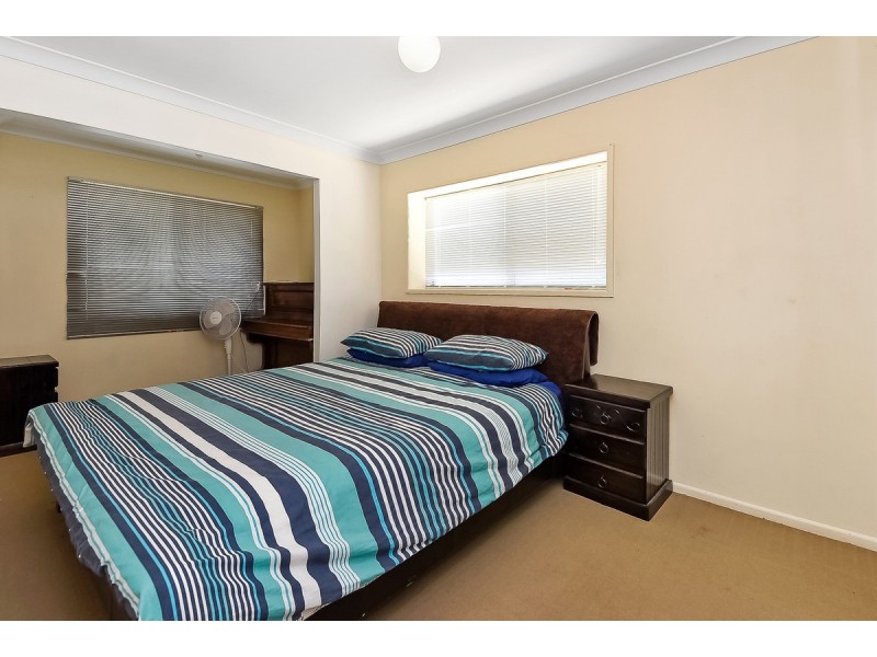 10 Lauretta Avenue, Springwood QLD 4127