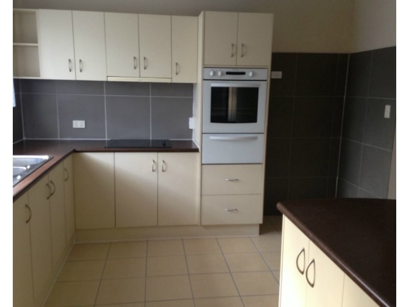 2 Narianne Street, Marsden QLD 4132