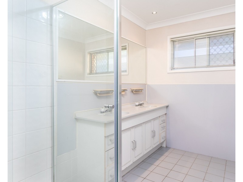 35 Barbaralla Drive, Springwood QLD 4127