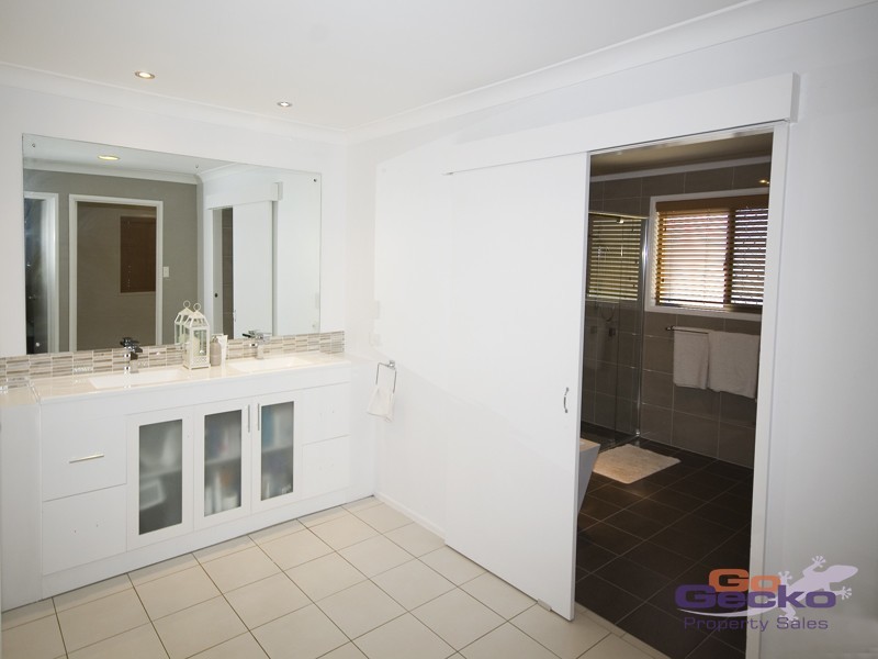 53 Steven St, Camira QLD 4300