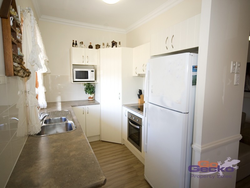 13 Lincoln Parade, Springfield Lakes QLD 4300