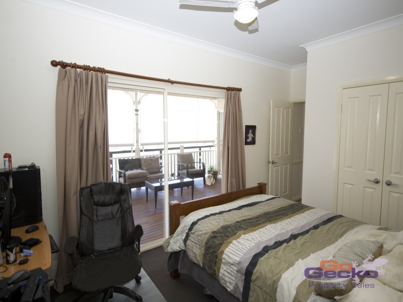 13 Lincoln Parade, Springfield Lakes QLD 4300