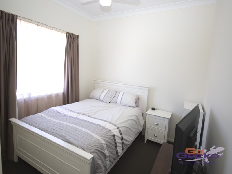 13 Lincoln Parade, Springfield Lakes QLD 4300