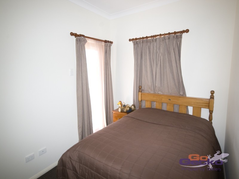 13 Lincoln Parade, Springfield Lakes QLD 4300