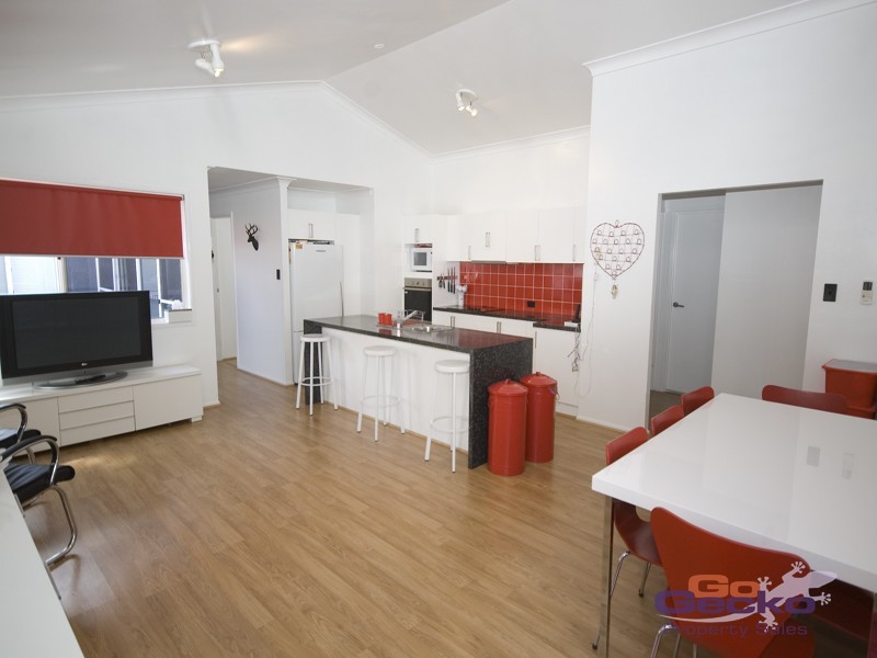 5 Winnecke Close, Forest Lake QLD 4078