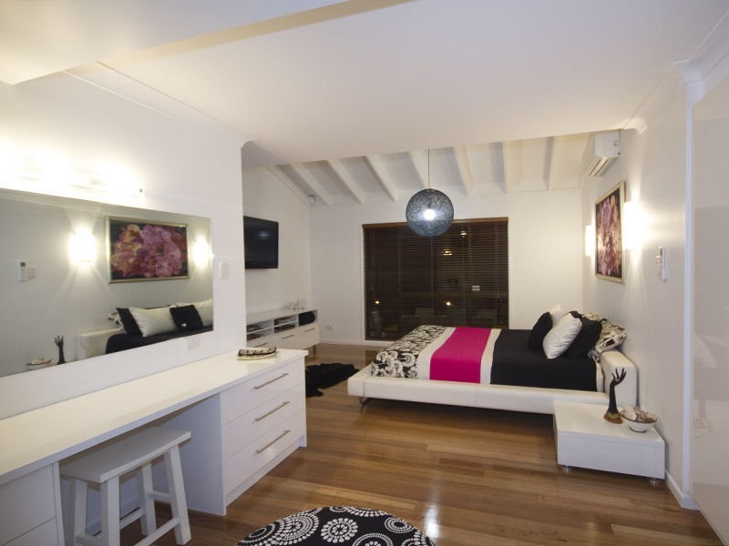 44 Westlake Drive, Mount Ommaney QLD 4074