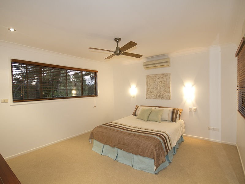 44 Westlake Drive, Mount Ommaney QLD 4074