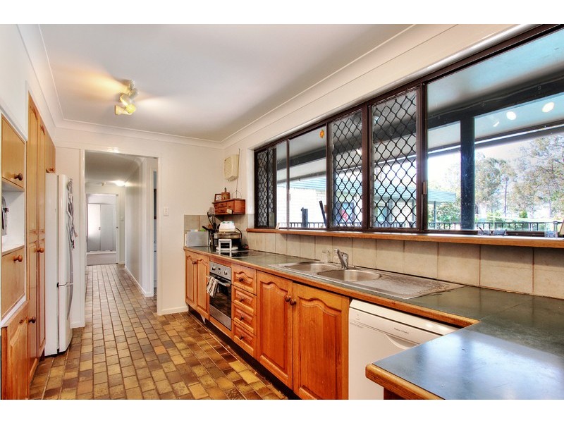 75 Pheasant Avenue, Beenleigh QLD 4207