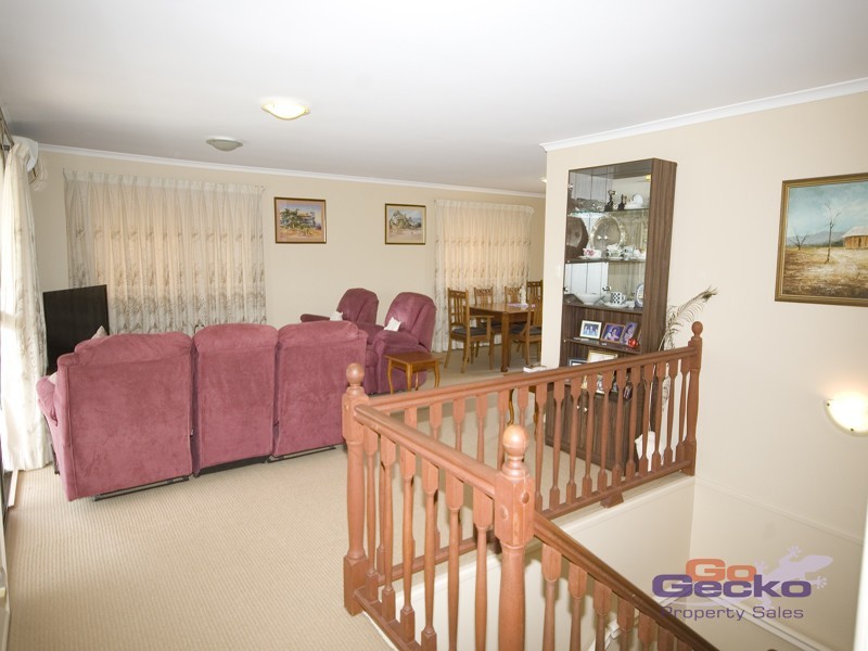 8 Boscawan Crescent, Bellbird Park QLD 4300
