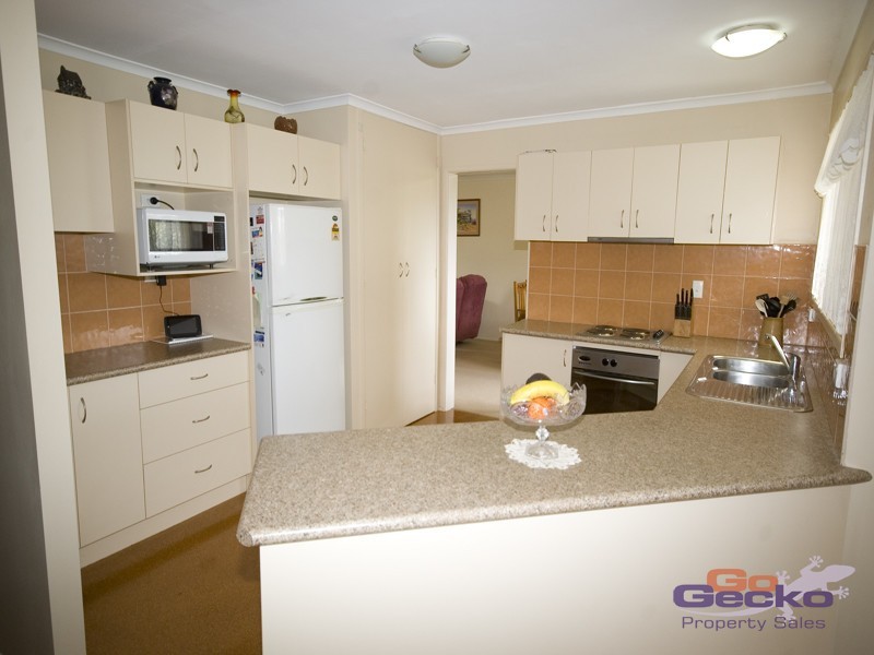 8 Boscawan Crescent, Bellbird Park QLD 4300
