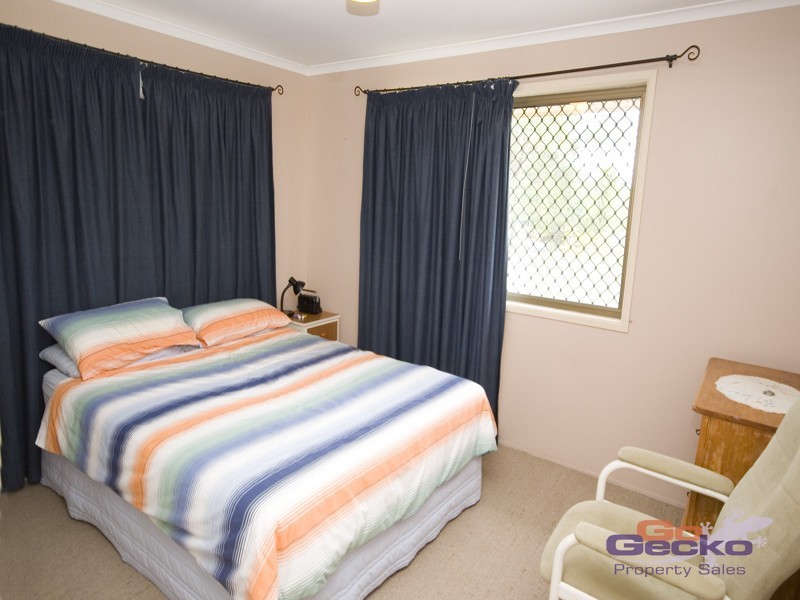 8 Boscawan Crescent, Bellbird Park QLD 4300