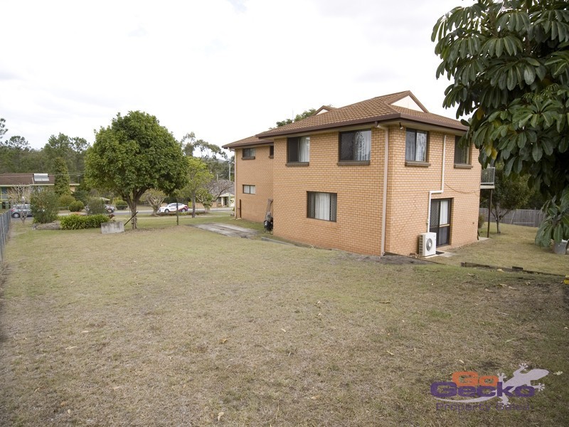 8 Boscawan Crescent, Bellbird Park QLD 4300