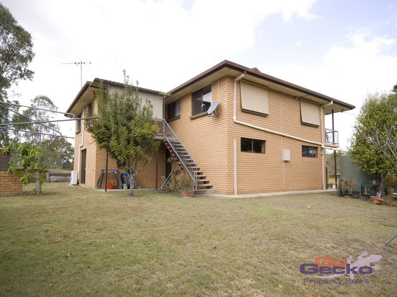 8 Boscawan Crescent, Bellbird Park QLD 4300
