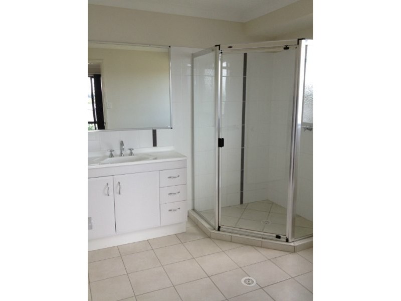 48 Lake Breeze Drive, Loganholme QLD 4129